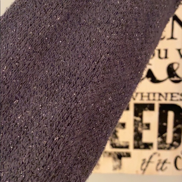 Bethany Mota Ribbed V-Neck Long Sleeve Top - Picture 4 of 4